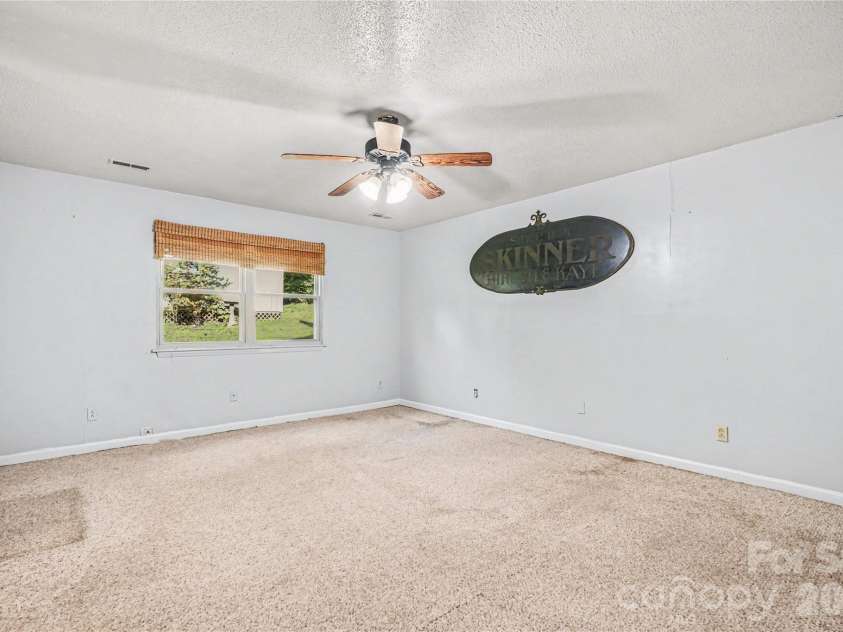 243 Vista Grande Circle, Charlotte, NC 28226.  MLS# CAR4400259, YatesRealty ID 35137. 