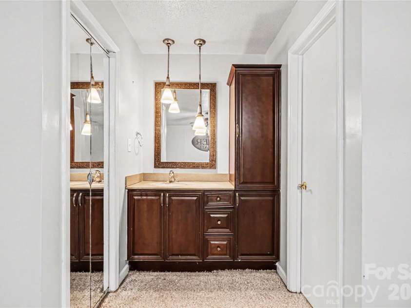 243 Vista Grande Circle, Charlotte, NC 28226.  MLS# CAR4400259, YatesRealty ID 35137. 