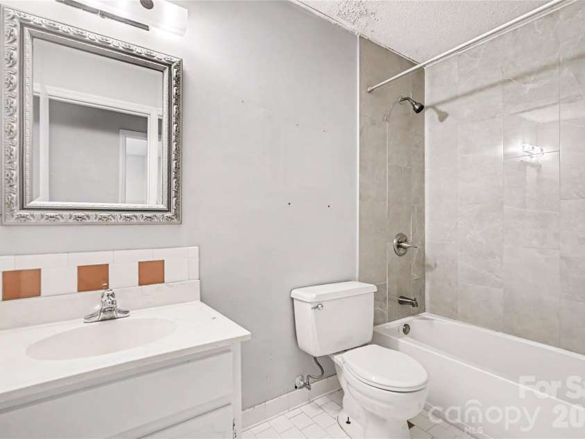 243 Vista Grande Circle, Charlotte, NC 28226.  MLS# CAR4400259, YatesRealty ID 35137. 