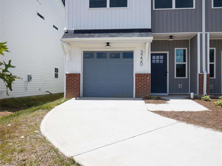 3220 Sam Wilson Road, Charlotte, NC 28214.  MLS# CAR4288912, YatesRealty ID 35137. 