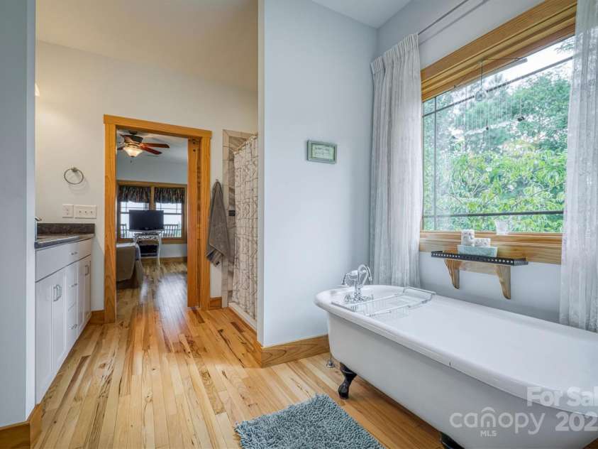 381 Scenic Overlook Drive, Nebo, NC 28761.  MLS# CAR4294911, YatesRealty ID 3514. 