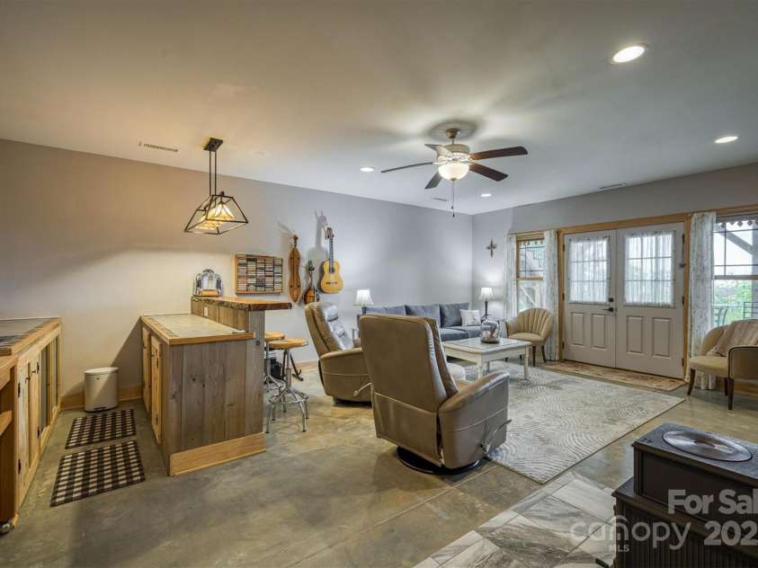 381 Scenic Overlook Drive, Nebo, NC 28761.  MLS# CAR4294911, YatesRealty ID 3514. 