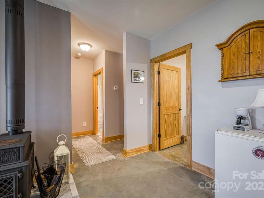 381 Scenic Overlook Drive, Nebo, NC 28761.  MLS# CAR4294911, YatesRealty ID 3514. 