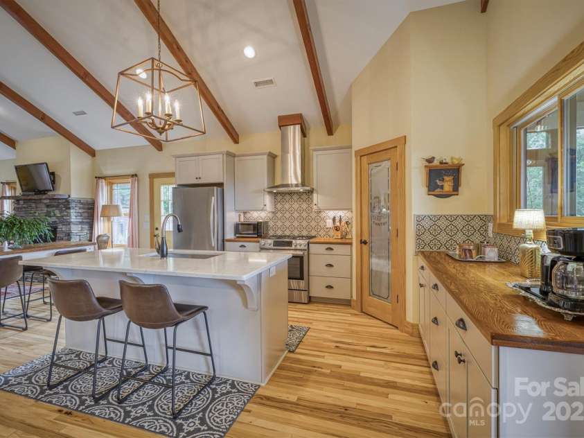 381 Scenic Overlook Drive, Nebo, NC 28761.  MLS# CAR4294911, YatesRealty ID 3514. 