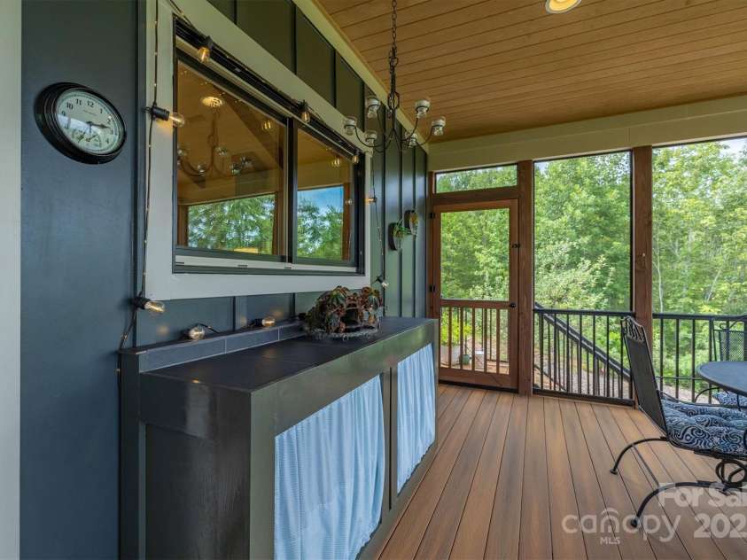 381 Scenic Overlook Drive, Nebo, NC 28761.  MLS# CAR4294911, YatesRealty ID 3514. 