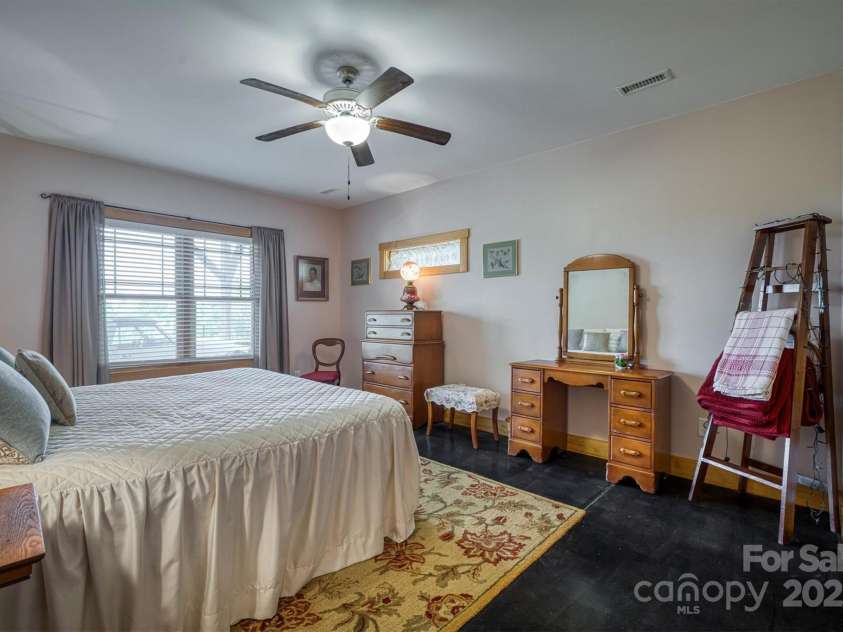 381 Scenic Overlook Drive, Nebo, NC 28761.  MLS# CAR4294911, YatesRealty ID 3514. Guest Bedroom