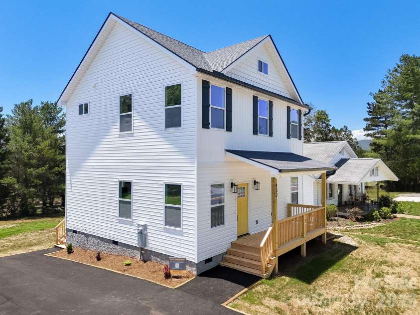 432 Hazel Mill Road, Asheville, NC 28806.  MLS# CAR4394066, YatesRealty ID 35140. 