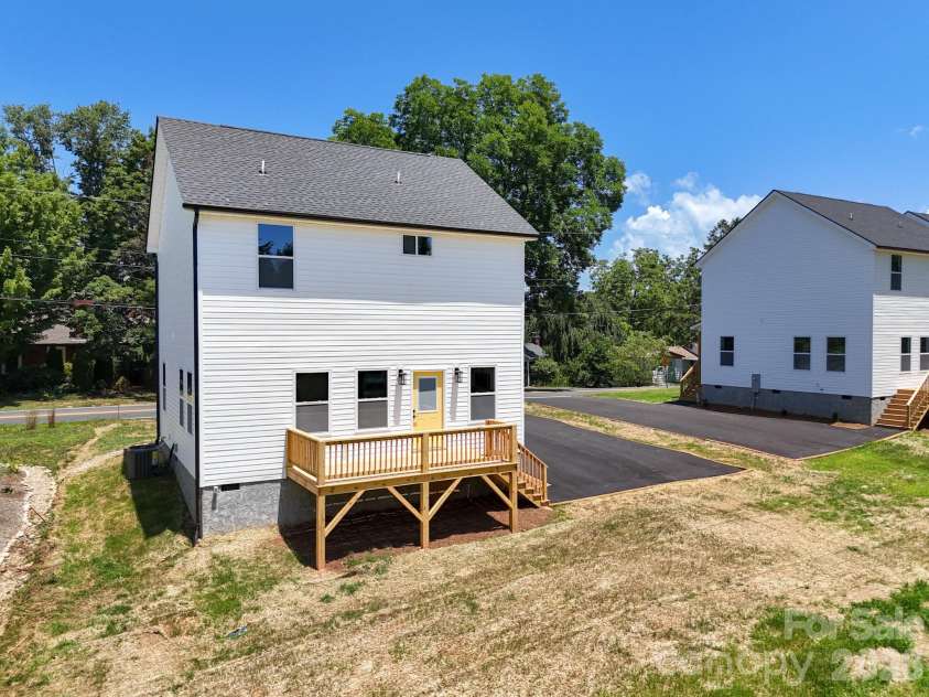432 Hazel Mill Road, Asheville, NC 28806.  MLS# CAR4394066, YatesRealty ID 35140. 