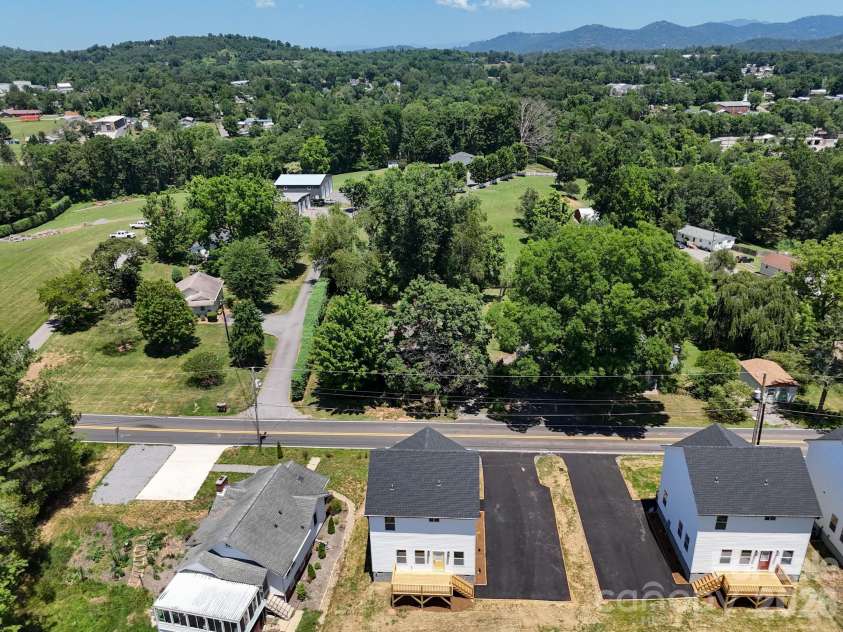 432 Hazel Mill Road, Asheville, NC 28806.  MLS# CAR4394066, YatesRealty ID 35140. 