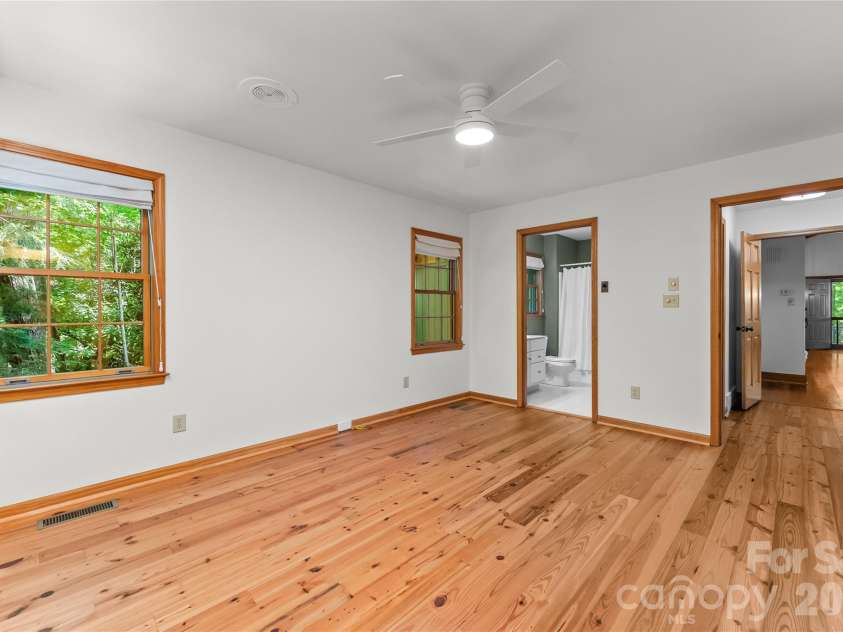 287 Dvdisdi Court, Brevard, NC 28712.  MLS# CAR4358240, YatesRealty ID 35141. Bonus Room on Main | Full Bath