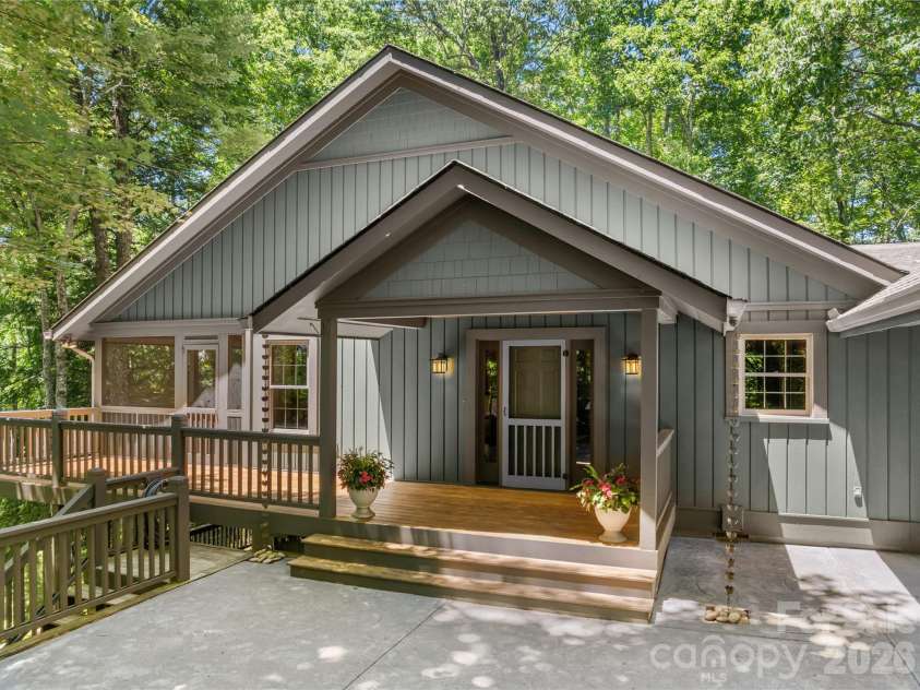287 Dvdisdi Court, Brevard, NC 28712.  MLS# CAR4358240, YatesRealty ID 35141. Front Entry Porch & Open Decking
