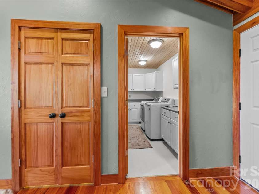 287 Dvdisdi Court, Brevard, NC 28712.  MLS# CAR4358240, YatesRealty ID 35141. Laundry Room on Main