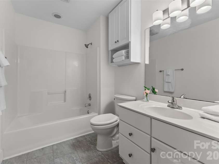 287 Dvdisdi Court, Brevard, NC 28712.  MLS# CAR4358240, YatesRealty ID 35141. Lower Level Full Bath