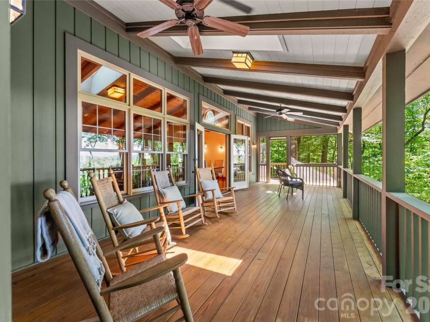 287 Dvdisdi Court, Brevard, NC 28712.  MLS# CAR4358240, YatesRealty ID 35141. Relaxed Sophistication | Views