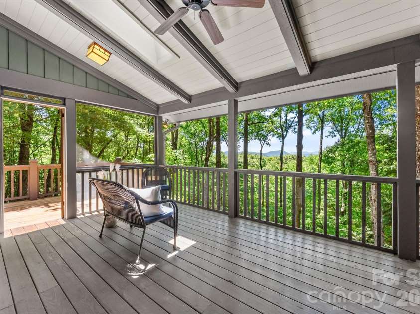287 Dvdisdi Court, Brevard, NC 28712.  MLS# CAR4358240, YatesRealty ID 35141. Summer Tree House Feel