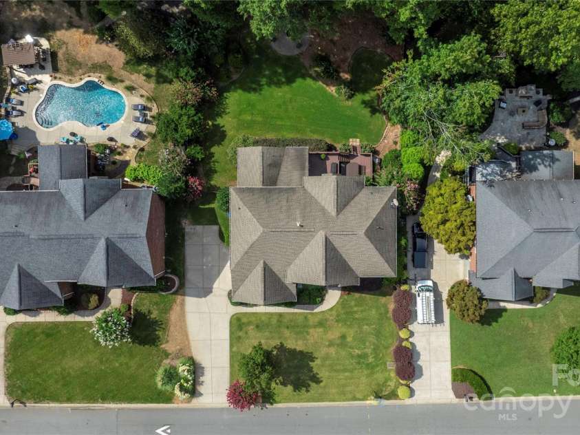9603 Devonshire Drive, Huntersville, NC 28078.  MLS# CAR4292851, YatesRealty ID 35141. 