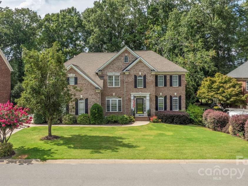 9603 Devonshire Drive, Huntersville, NC 28078.  MLS# CAR4292851, YatesRealty ID 35141. 