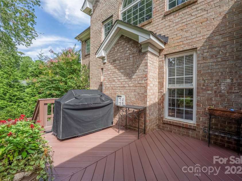 9603 Devonshire Drive, Huntersville, NC 28078.  MLS# CAR4292851, YatesRealty ID 35141. The FULL brick house is wonderful for low maintenance and upkeep.