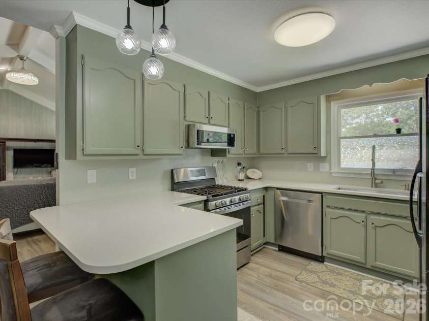 1278 Morrocroft Trail, Gastonia, NC 28054.  MLS# CAR4397819, YatesRealty ID 35142. New Quartz counters