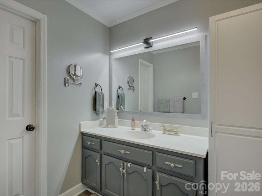 1278 Morrocroft Trail, Gastonia, NC 28054.  MLS# CAR4397819, YatesRealty ID 35142. Primary bath