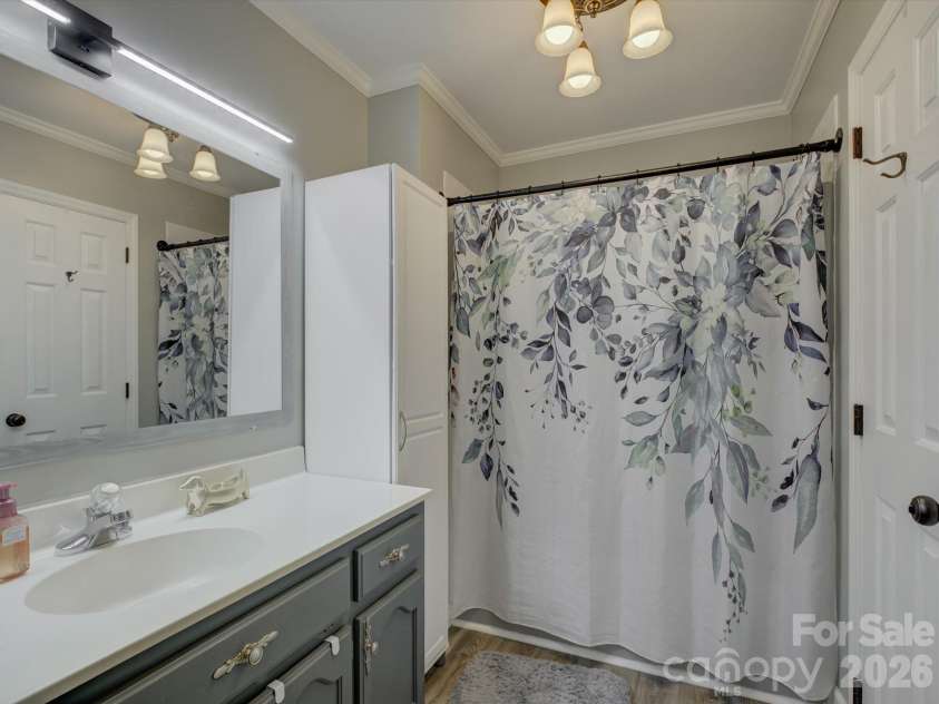 1278 Morrocroft Trail, Gastonia, NC 28054.  MLS# CAR4397819, YatesRealty ID 35142. Primary bath
