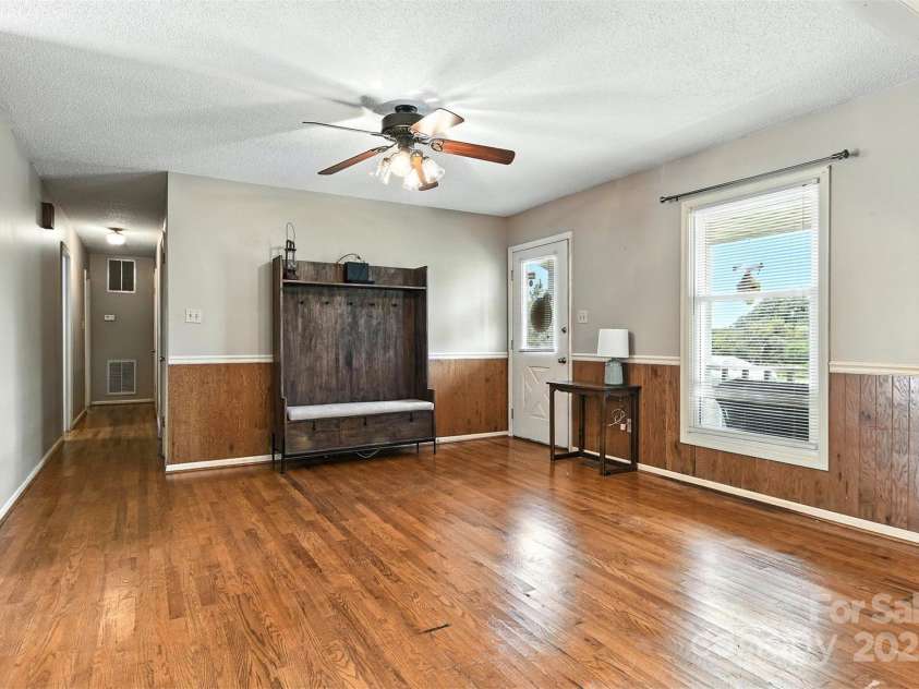 952 30th Street, Conover, NC 28613.  MLS# CAR4283156, YatesRealty ID 35142. 