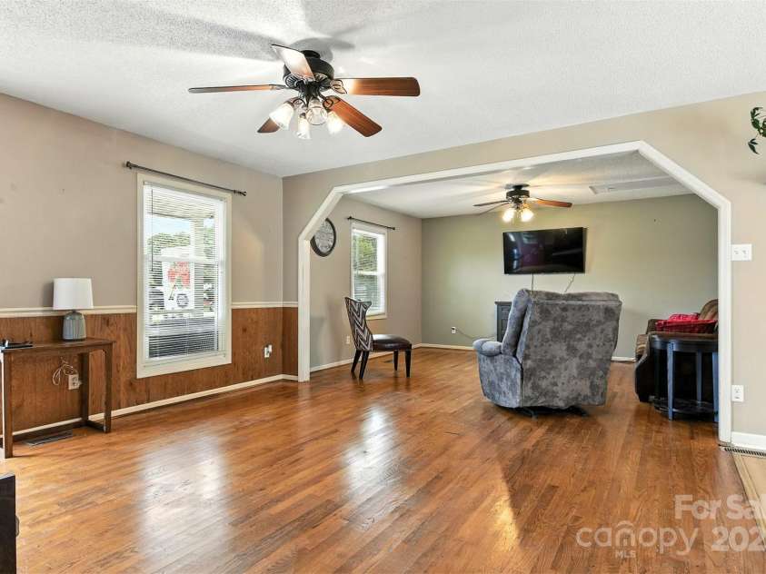 952 30th Street, Conover, NC 28613.  MLS# CAR4283156, YatesRealty ID 35142. 