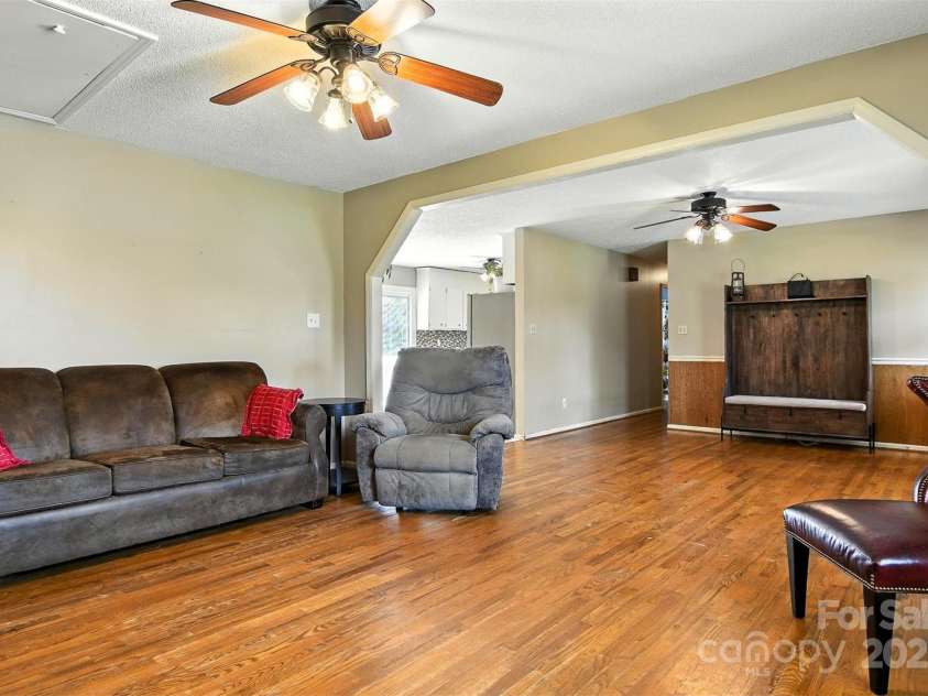 952 30th Street, Conover, NC 28613.  MLS# CAR4283156, YatesRealty ID 35142. 