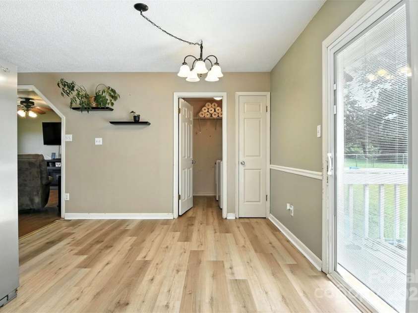 952 30th Street, Conover, NC 28613.  MLS# CAR4283156, YatesRealty ID 35142. 