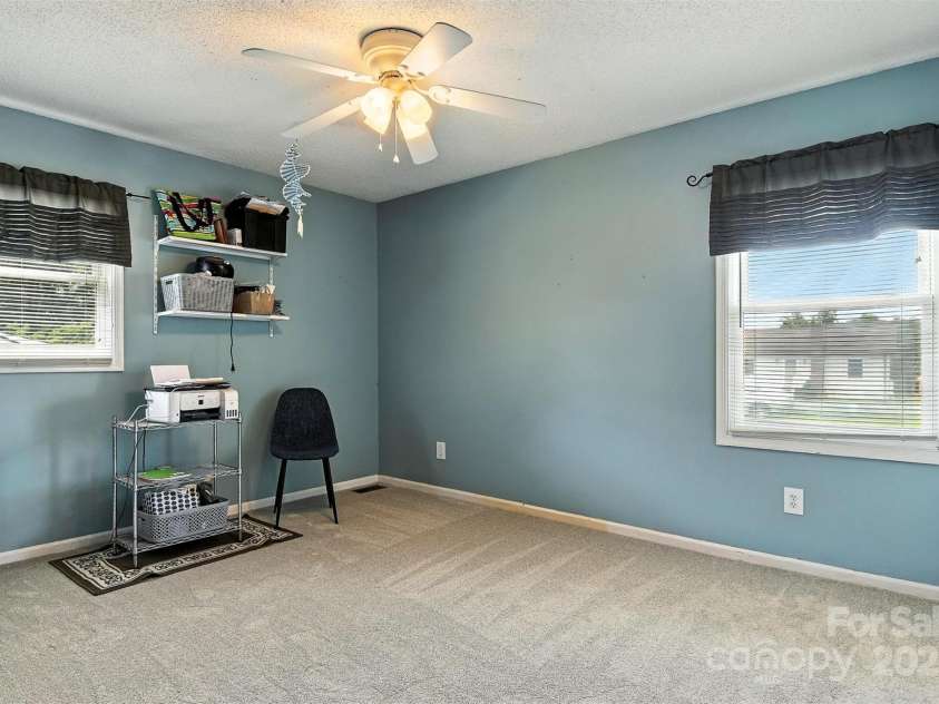 952 30th Street, Conover, NC 28613.  MLS# CAR4283156, YatesRealty ID 35142. 