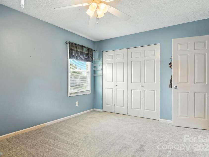 952 30th Street, Conover, NC 28613.  MLS# CAR4283156, YatesRealty ID 35142. 