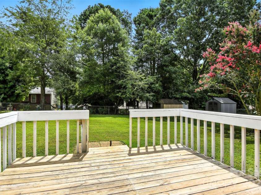 952 30th Street, Conover, NC 28613.  MLS# CAR4283156, YatesRealty ID 35142. 