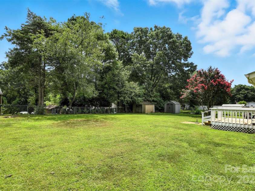 952 30th Street, Conover, NC 28613.  MLS# CAR4283156, YatesRealty ID 35142. 