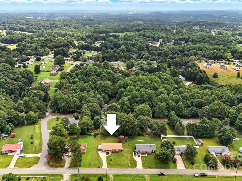 952 30th Street, Conover, NC 28613.  MLS# CAR4283156, YatesRealty ID 35142. 