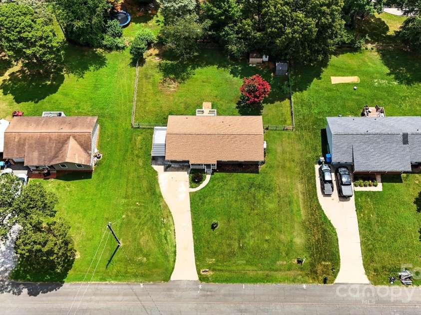 952 30th Street, Conover, NC 28613.  MLS# CAR4283156, YatesRealty ID 35142. 