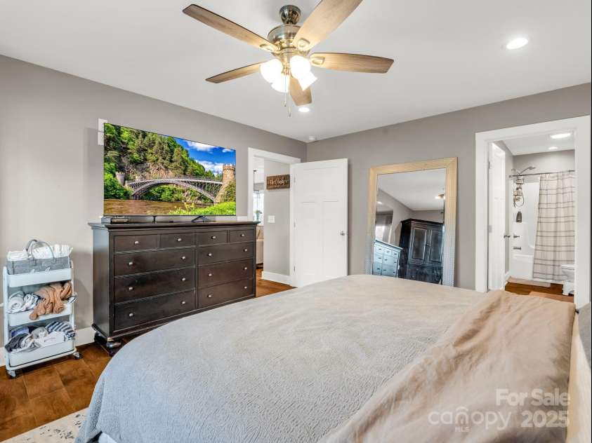 297 Vanity Lane, Ellenboro, NC 28040.  MLS# CAR4293447, YatesRealty ID 35143. 