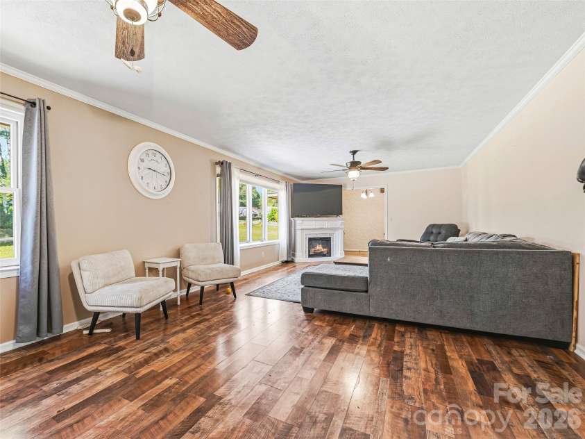 3158 Florida Drive, Hendersonville, NC 28792.  MLS# CAR4398158, YatesRealty ID 35143. 