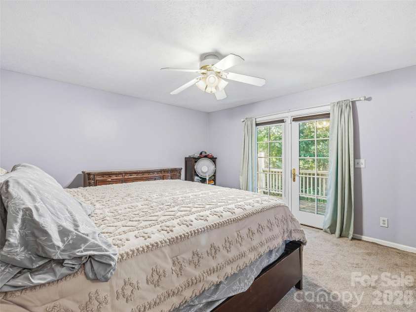 3158 Florida Drive, Hendersonville, NC 28792.  MLS# CAR4398158, YatesRealty ID 35143. 