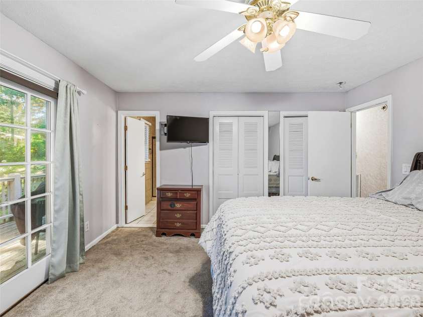 3158 Florida Drive, Hendersonville, NC 28792.  MLS# CAR4398158, YatesRealty ID 35143. 