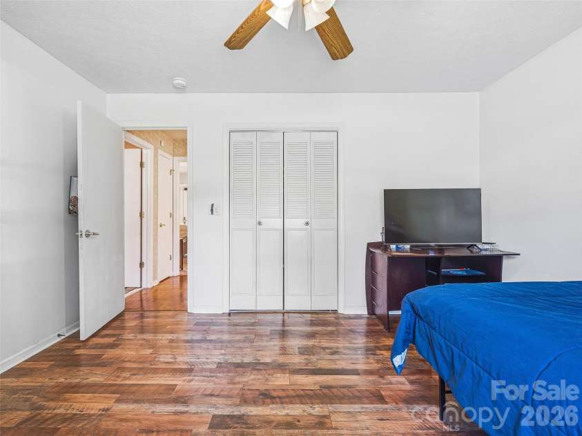 3158 Florida Drive, Hendersonville, NC 28792.  MLS# CAR4398158, YatesRealty ID 35143. 