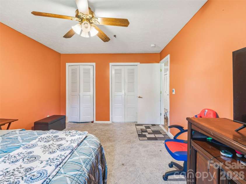 3158 Florida Drive, Hendersonville, NC 28792.  MLS# CAR4398158, YatesRealty ID 35143. 