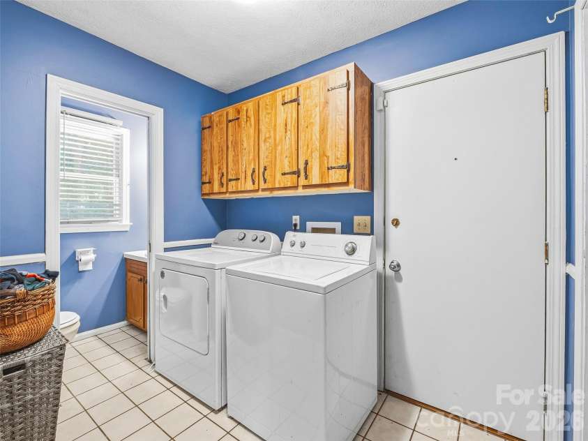 3158 Florida Drive, Hendersonville, NC 28792.  MLS# CAR4398158, YatesRealty ID 35143. 