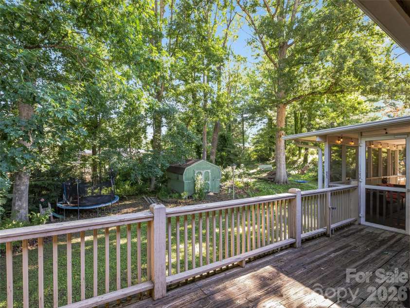 3158 Florida Drive, Hendersonville, NC 28792.  MLS# CAR4398158, YatesRealty ID 35143. 
