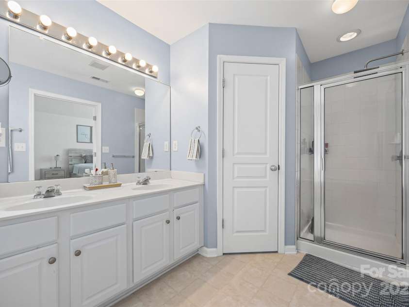 1805 Crabapple Tree Lane, Charlotte, NC 28214.  MLS# CAR4293333, YatesRealty ID 35144. 