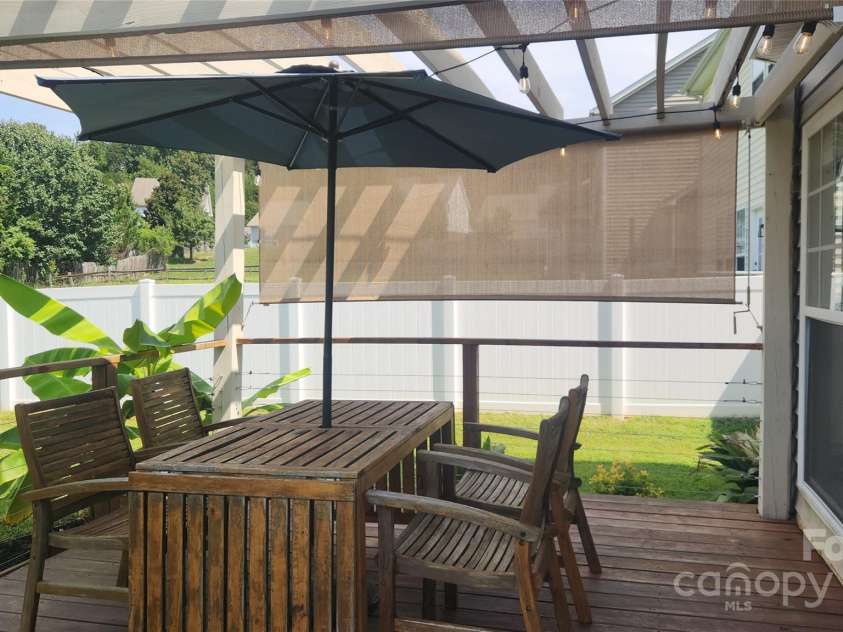 1805 Crabapple Tree Lane, Charlotte, NC 28214.  MLS# CAR4293333, YatesRealty ID 35144. 