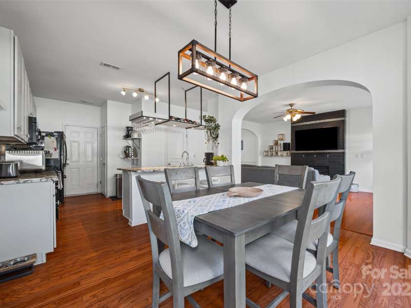 1805 Crabapple Tree Lane, Charlotte, NC 28214.  MLS# CAR4293333, YatesRealty ID 35144. 