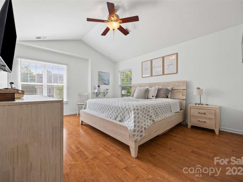 1805 Crabapple Tree Lane, Charlotte, NC 28214.  MLS# CAR4293333, YatesRealty ID 35144. 
