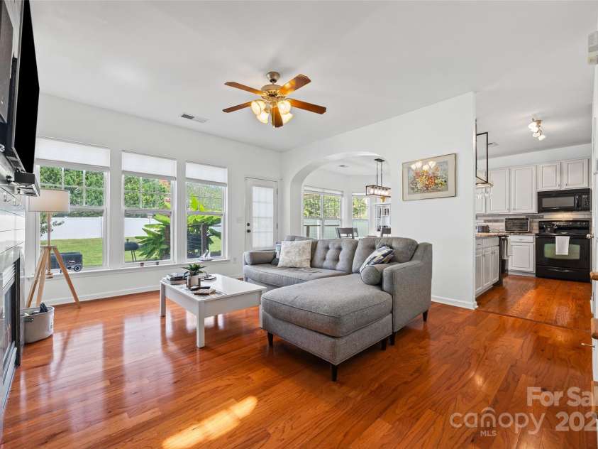 1805 Crabapple Tree Lane, Charlotte, NC 28214.  MLS# CAR4293333, YatesRealty ID 35144. Hardwood floors and open floor plan