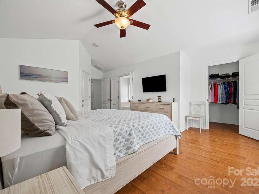 1805 Crabapple Tree Lane, Charlotte, NC 28214.  MLS# CAR4293333, YatesRealty ID 35144. Primary bedroom
