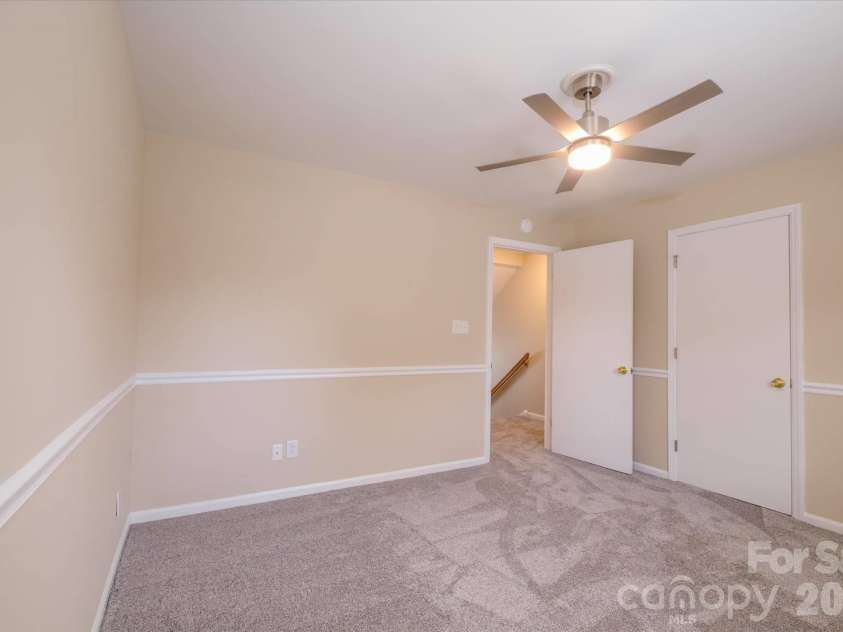 6810 Farmingdale Drive, Charlotte, NC 28212.  MLS# CAR4407486, YatesRealty ID 35144. 